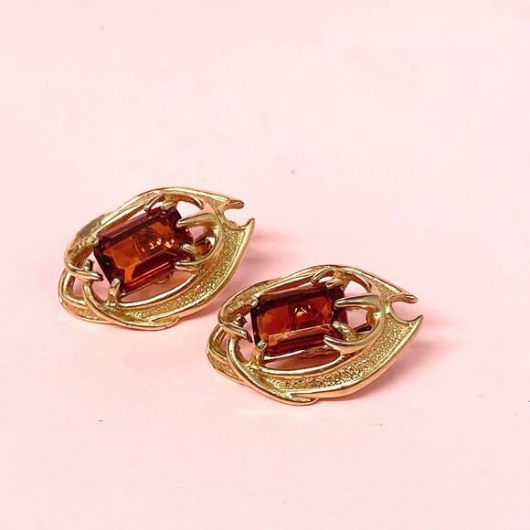 Sarah Coventry Vintage Clip On Earrings on Gold and Amber Tone - Picture 2 of 4